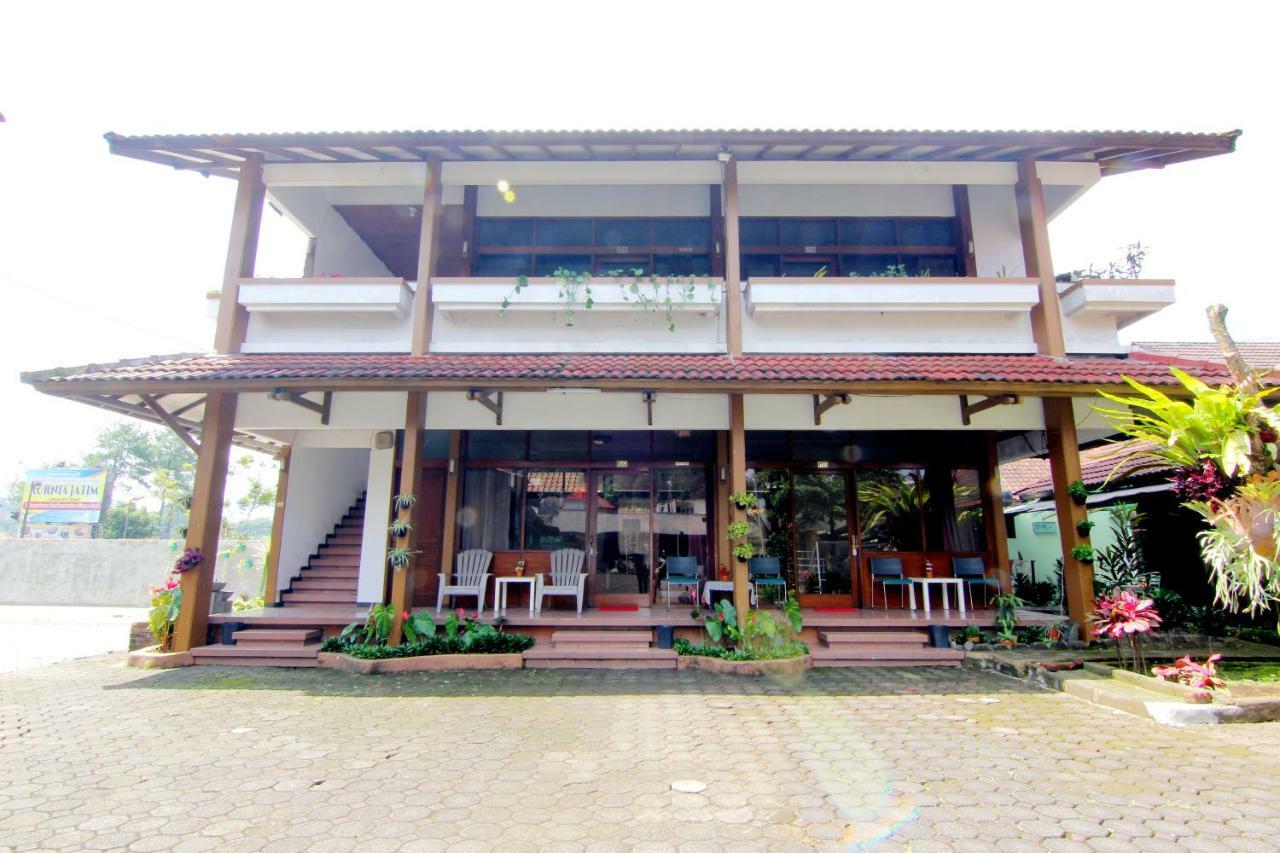 Enggal Wisma tamu